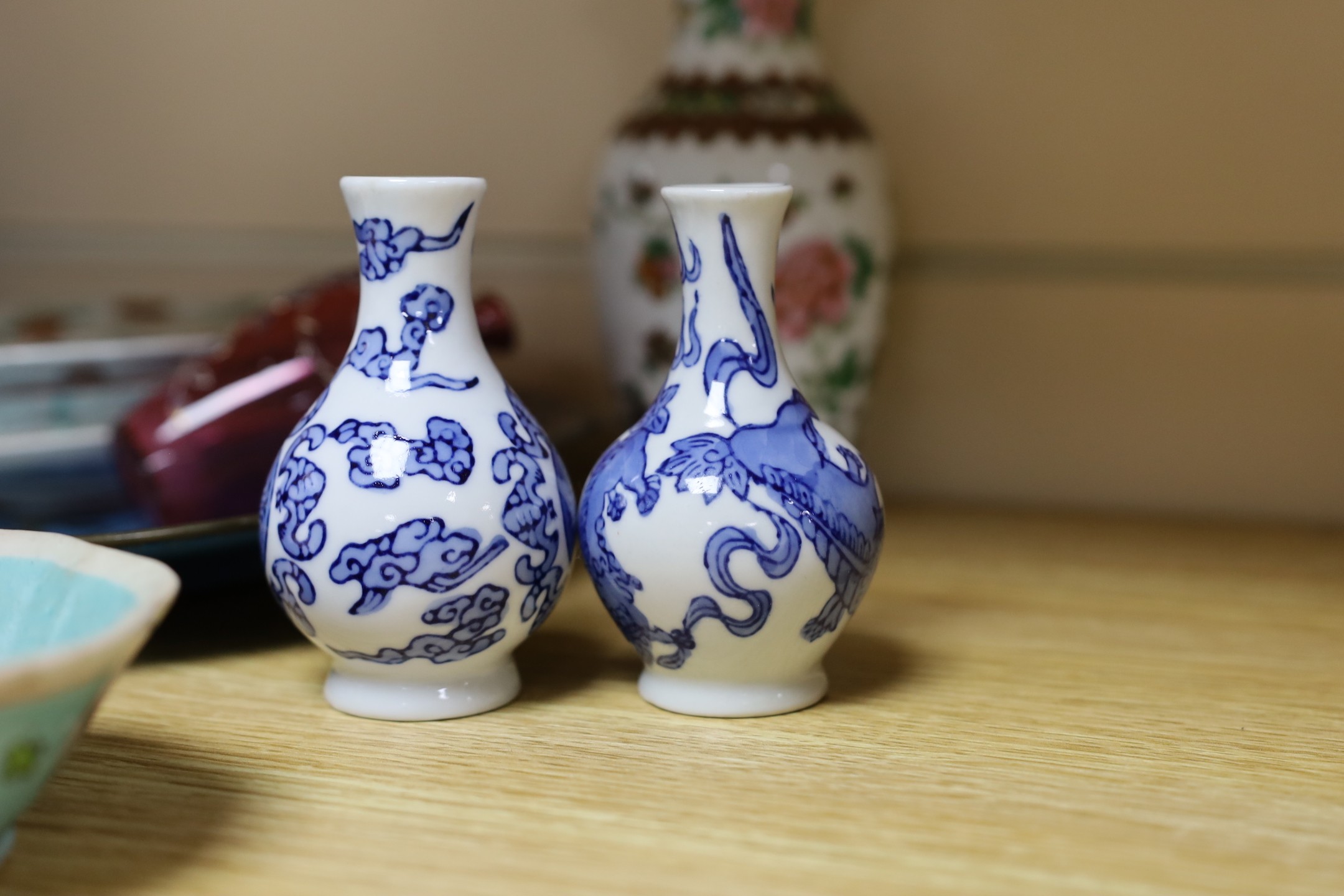 A group of Chinese and Japanese ceramics, tallest 24cm